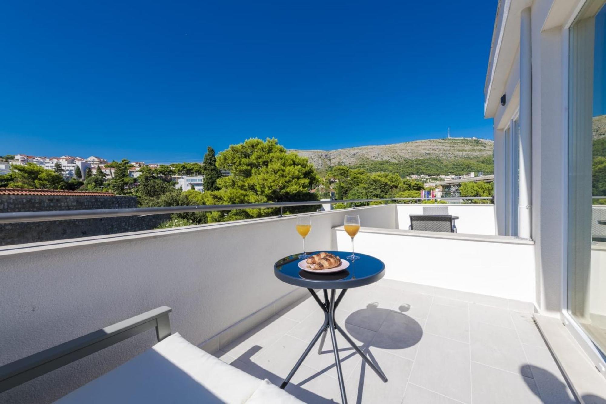 Guest house & Primi With Free Parking 4*