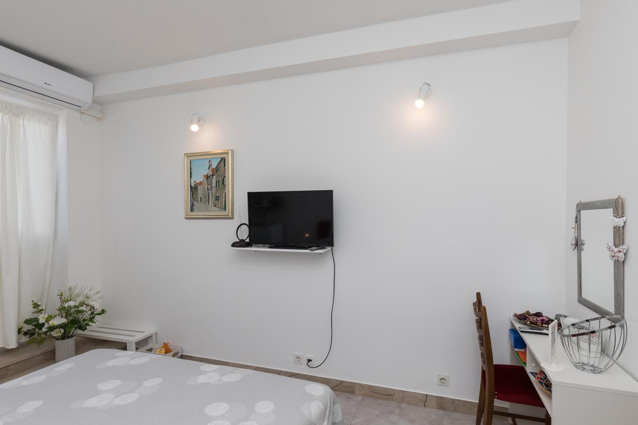 & Primi With Free Parking Guest house 4*